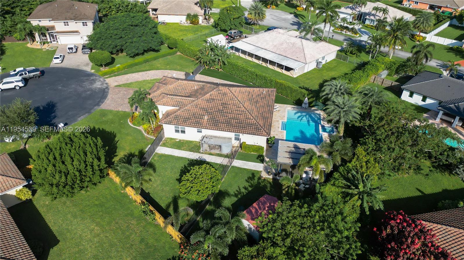 REDLAND REEF - Residential