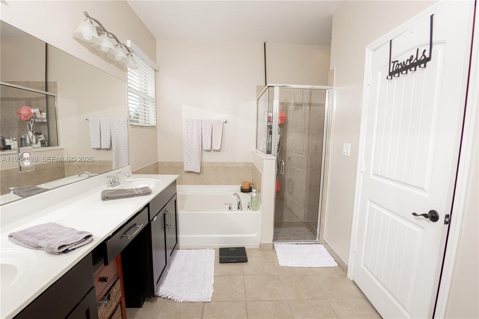 REDLAND REEF - Residential