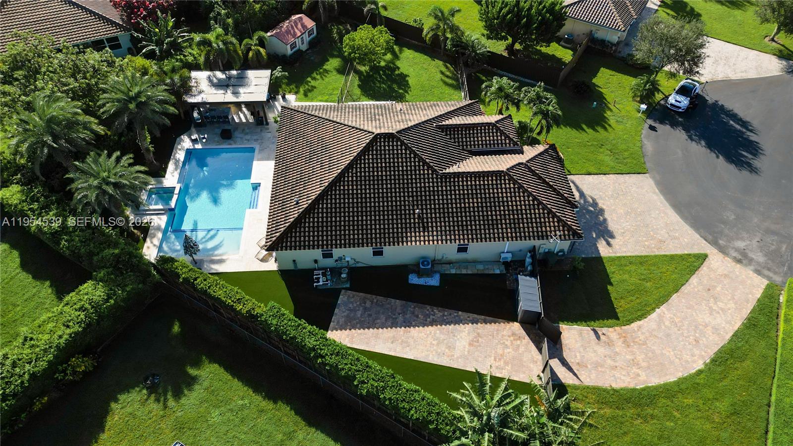 REDLAND REEF - Residential