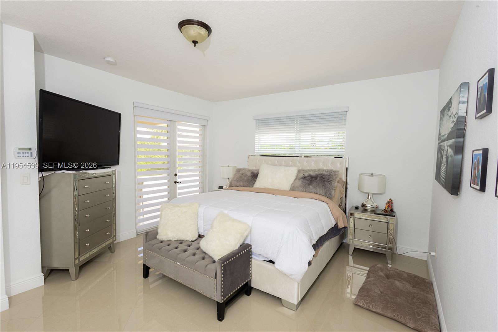 REDLAND REEF - Residential