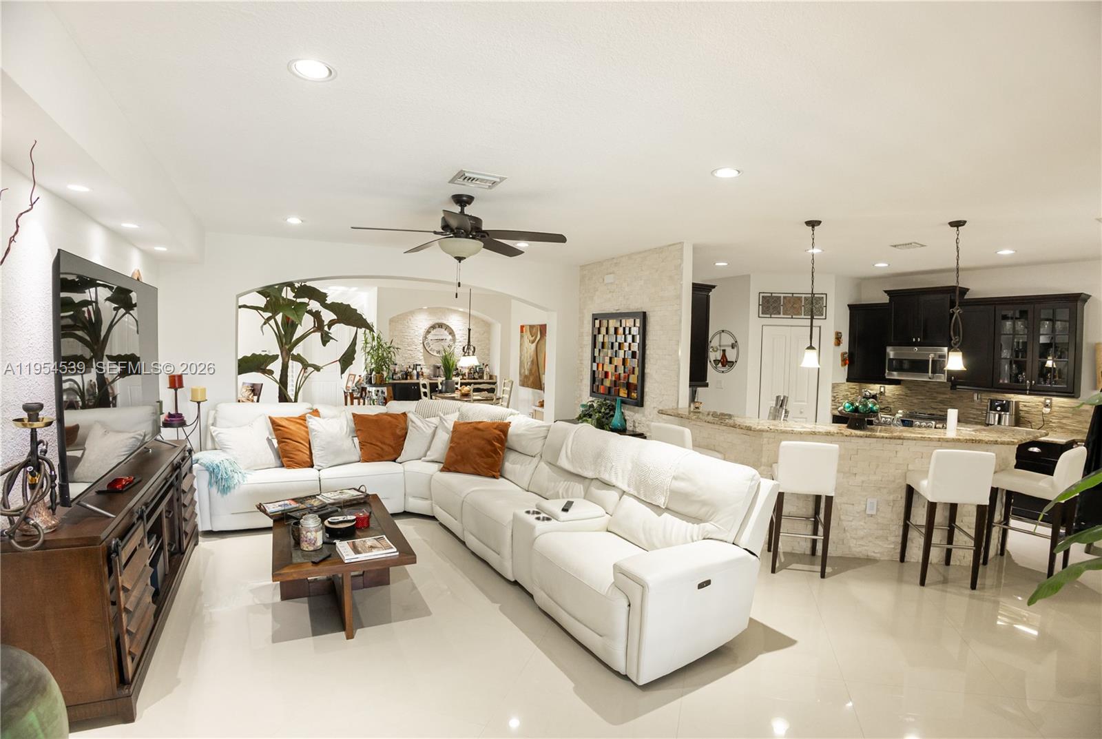 REDLAND REEF - Residential