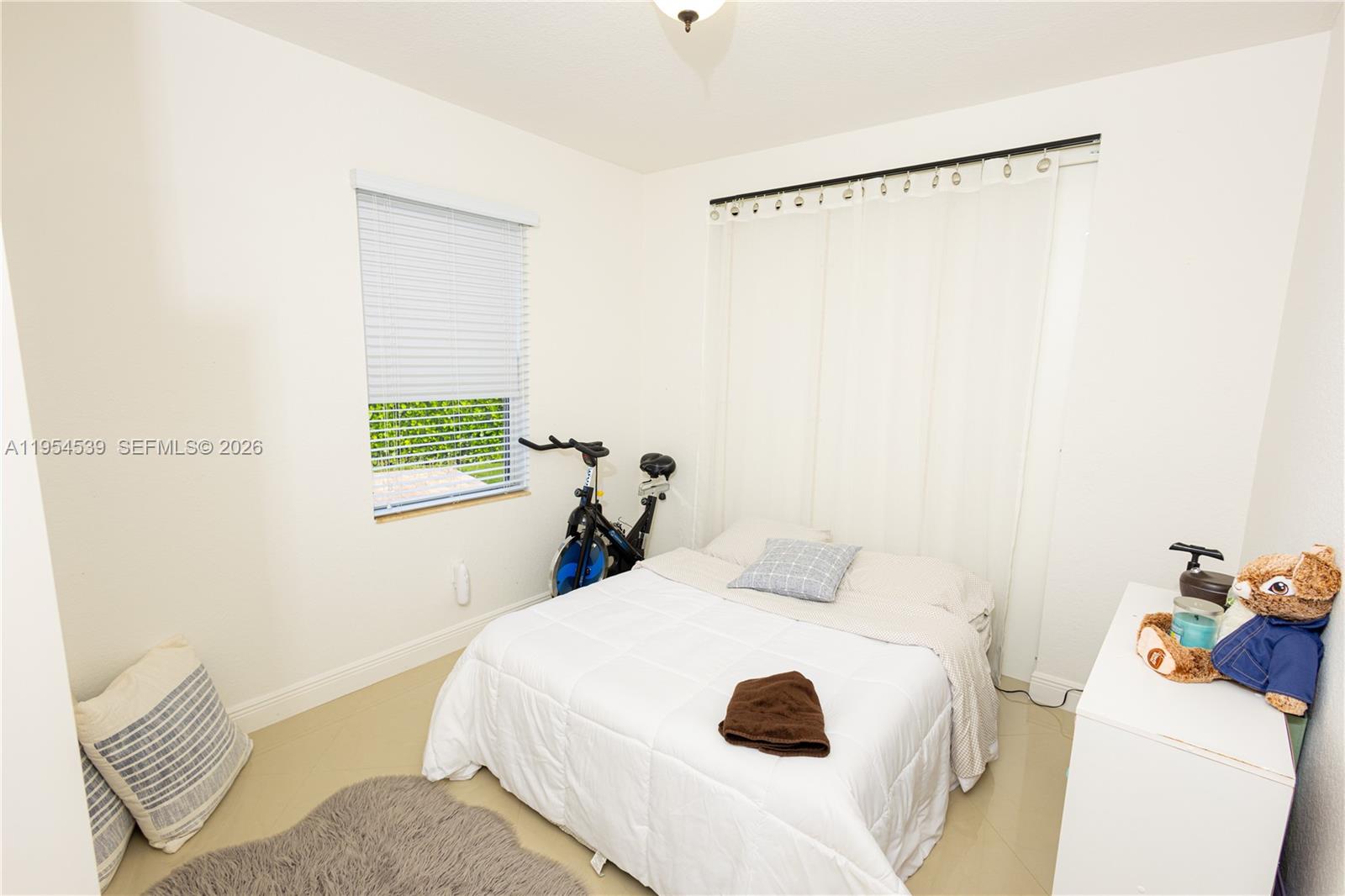 REDLAND REEF - Residential