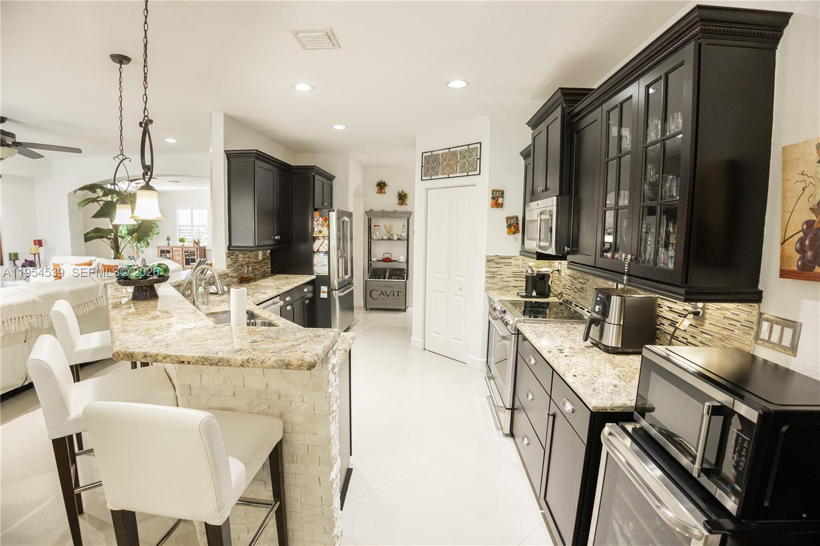 REDLAND REEF - Residential