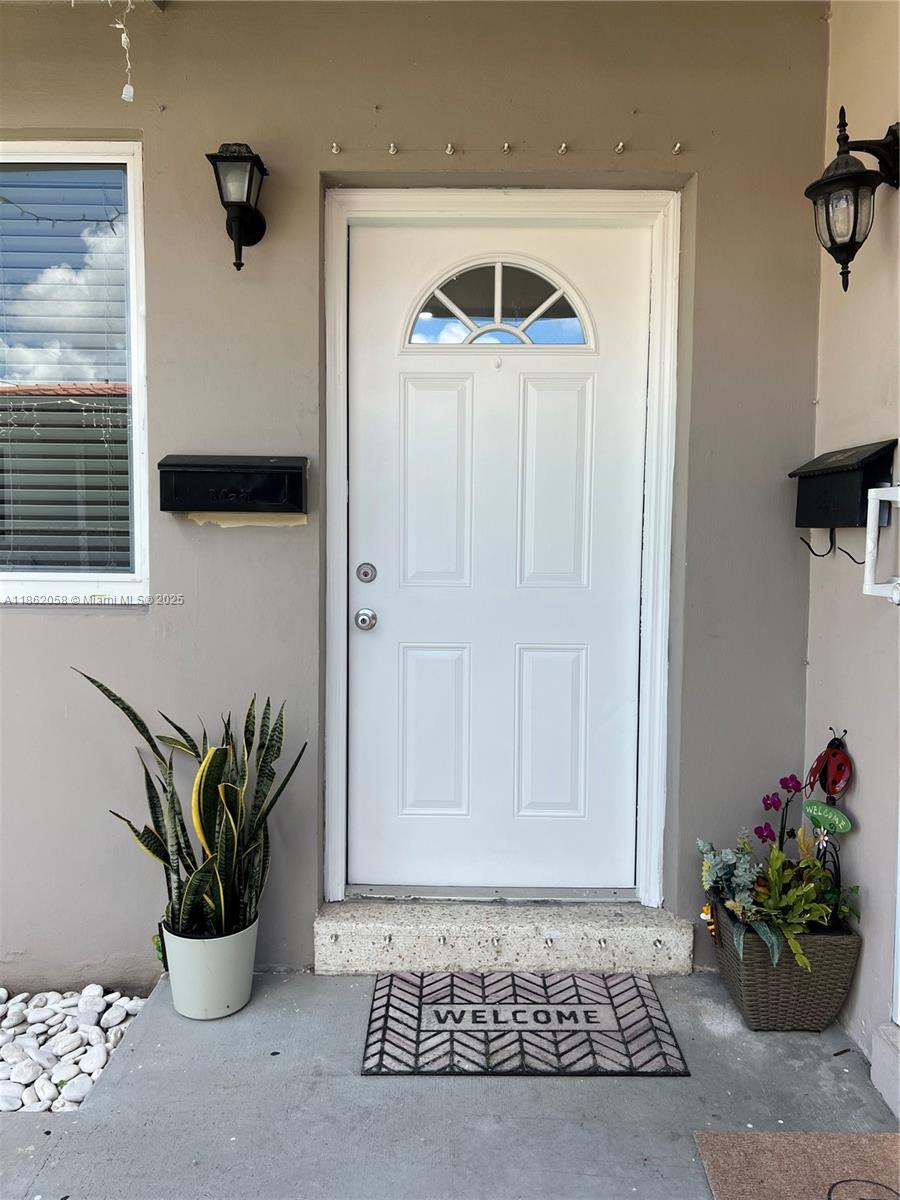 Immaculate 2/2 updated duplex featuring a new roof, new A/C, new water heater, and stainless-steel appliances. Enjoy a spacious covered patio perfect for entertaining, complete with a refrigerator for your drinks. Located in the heart of Miami—just minutes from Brickell, Wynwood, River landing Shops, Loan Depot Stadium, marinas, highways, and only 15 minutes to the beach. Plenty of parking. This gem won’t last!