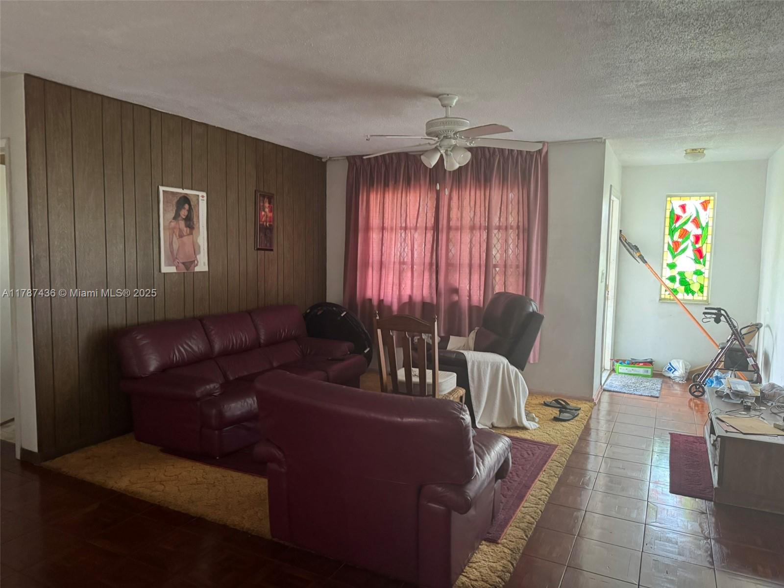 6712 Arbor Dr