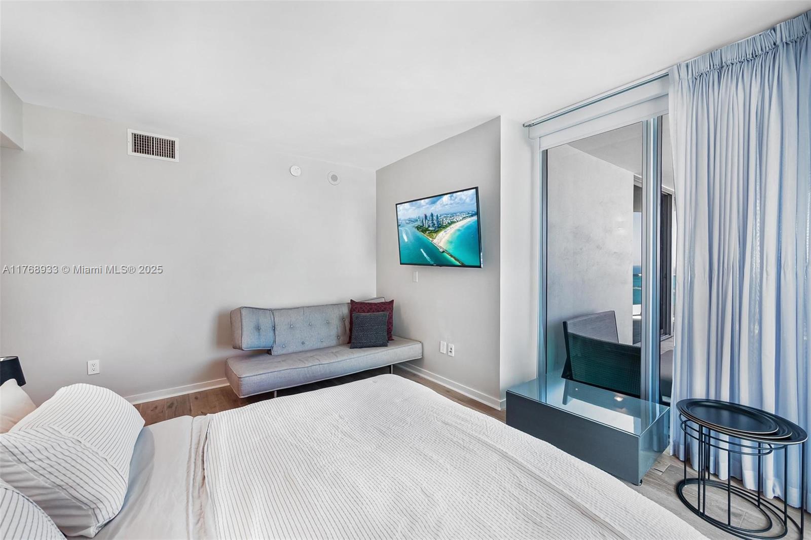 JADE RESIDENCES AT BRICKE - Residential