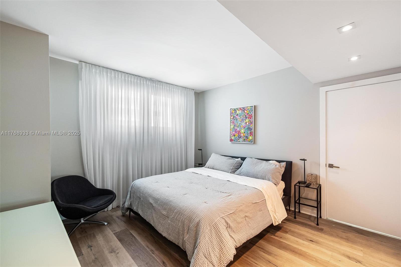 JADE RESIDENCES AT BRICKE - Residential