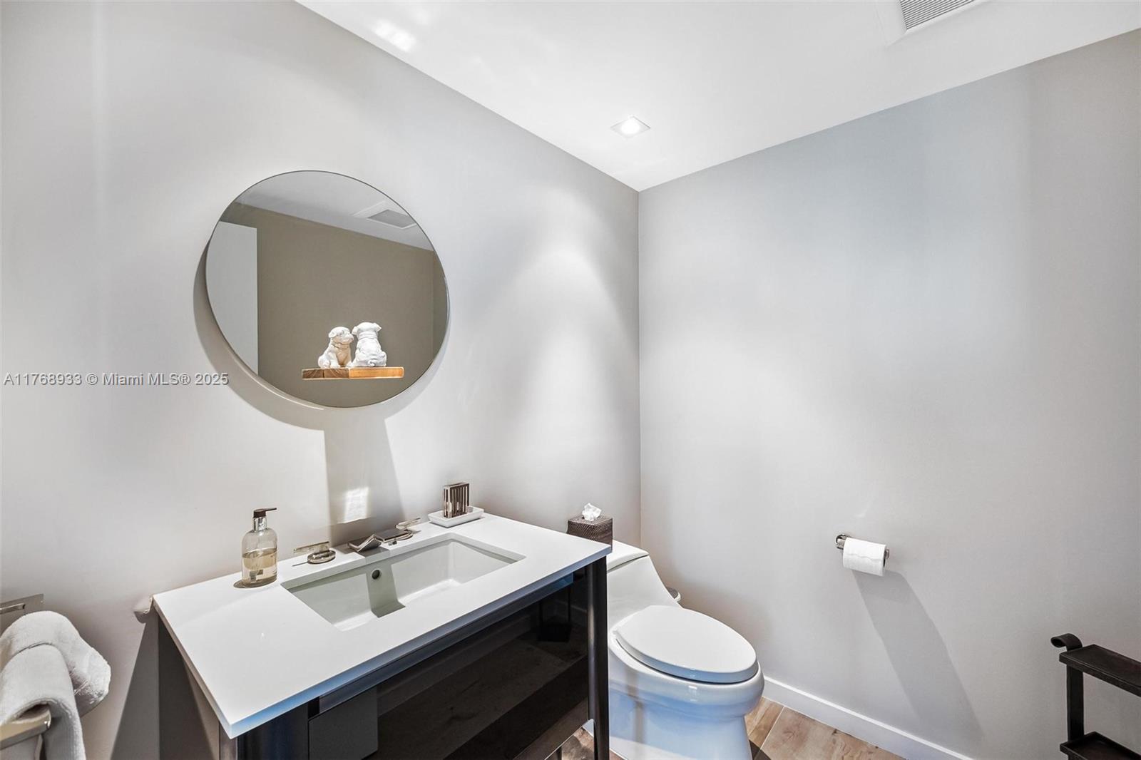 JADE RESIDENCES AT BRICKE - Residential