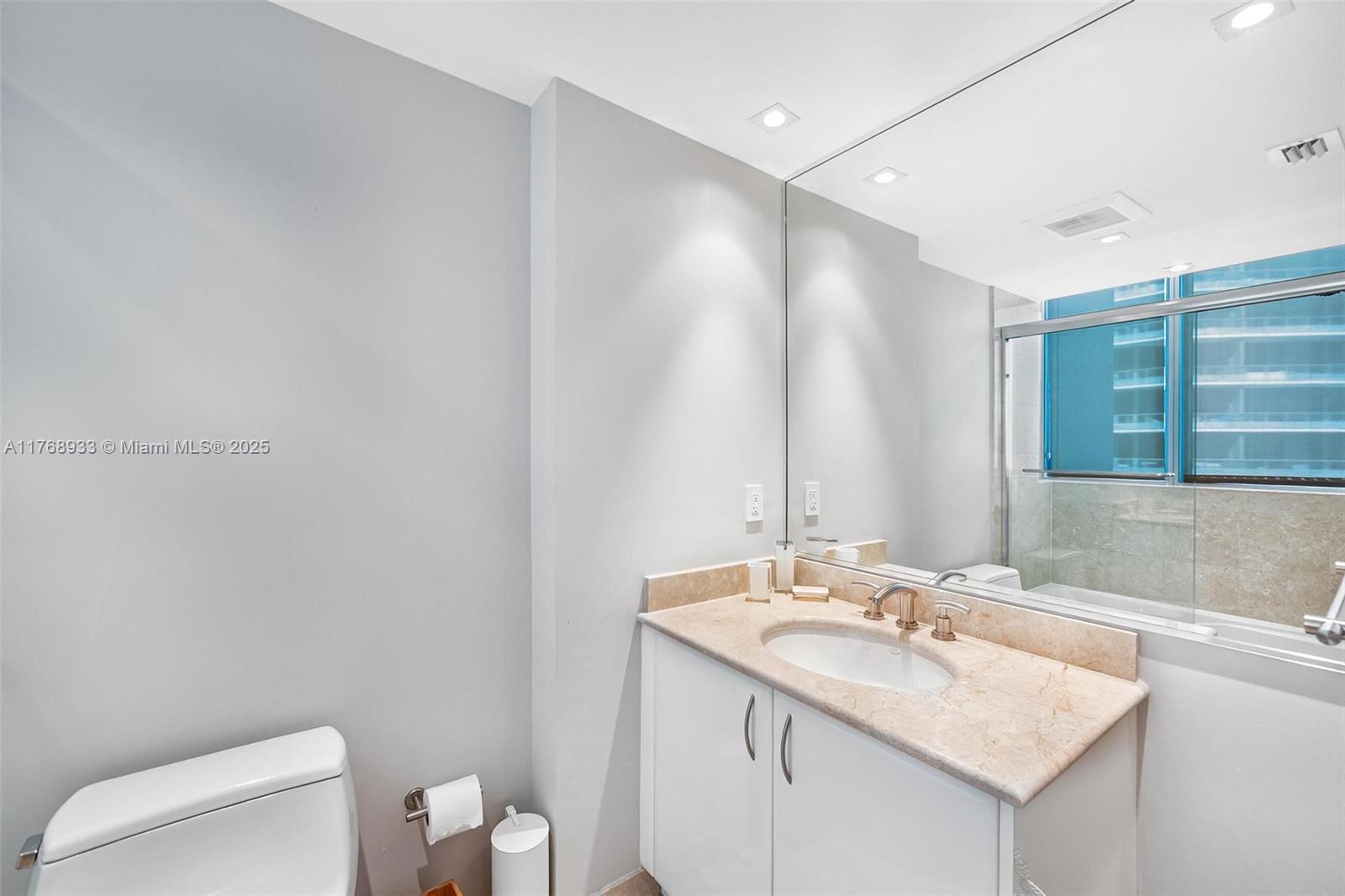 JADE RESIDENCES AT BRICKE - Residential