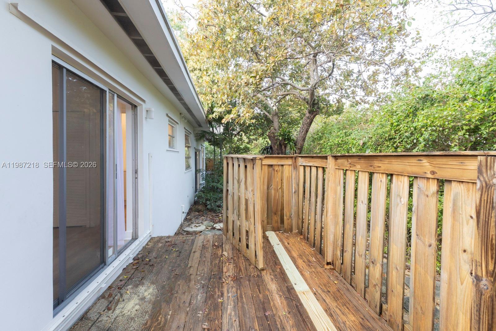 SILVER BLUFF BUSINESS CEN - Residential Lease