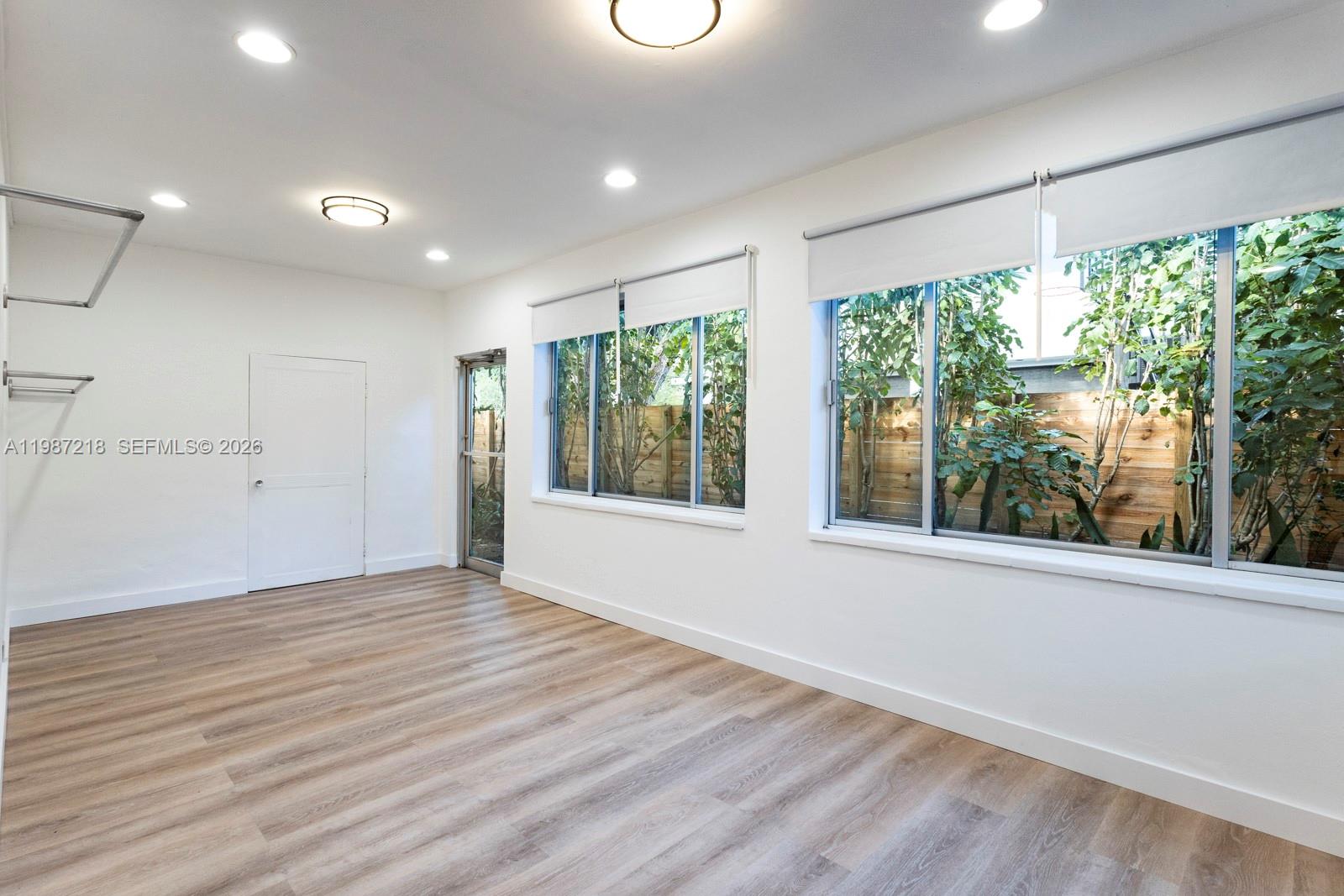 SILVER BLUFF BUSINESS CEN - Residential Lease