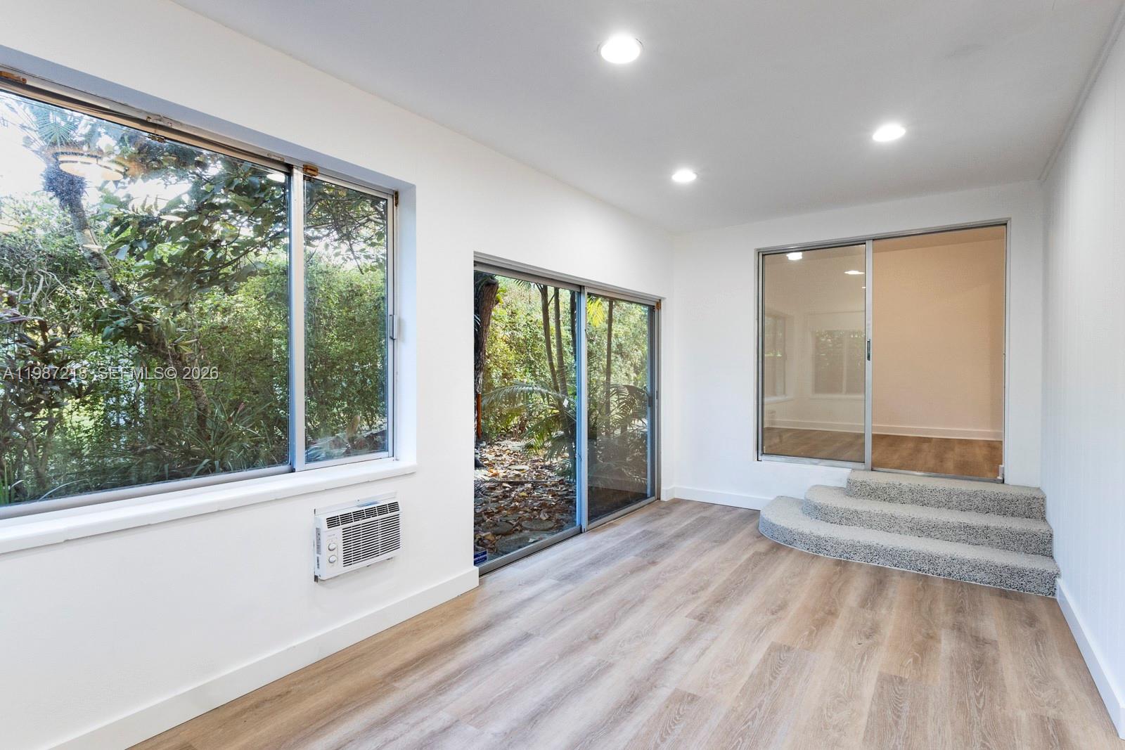 SILVER BLUFF BUSINESS CEN - Residential Lease
