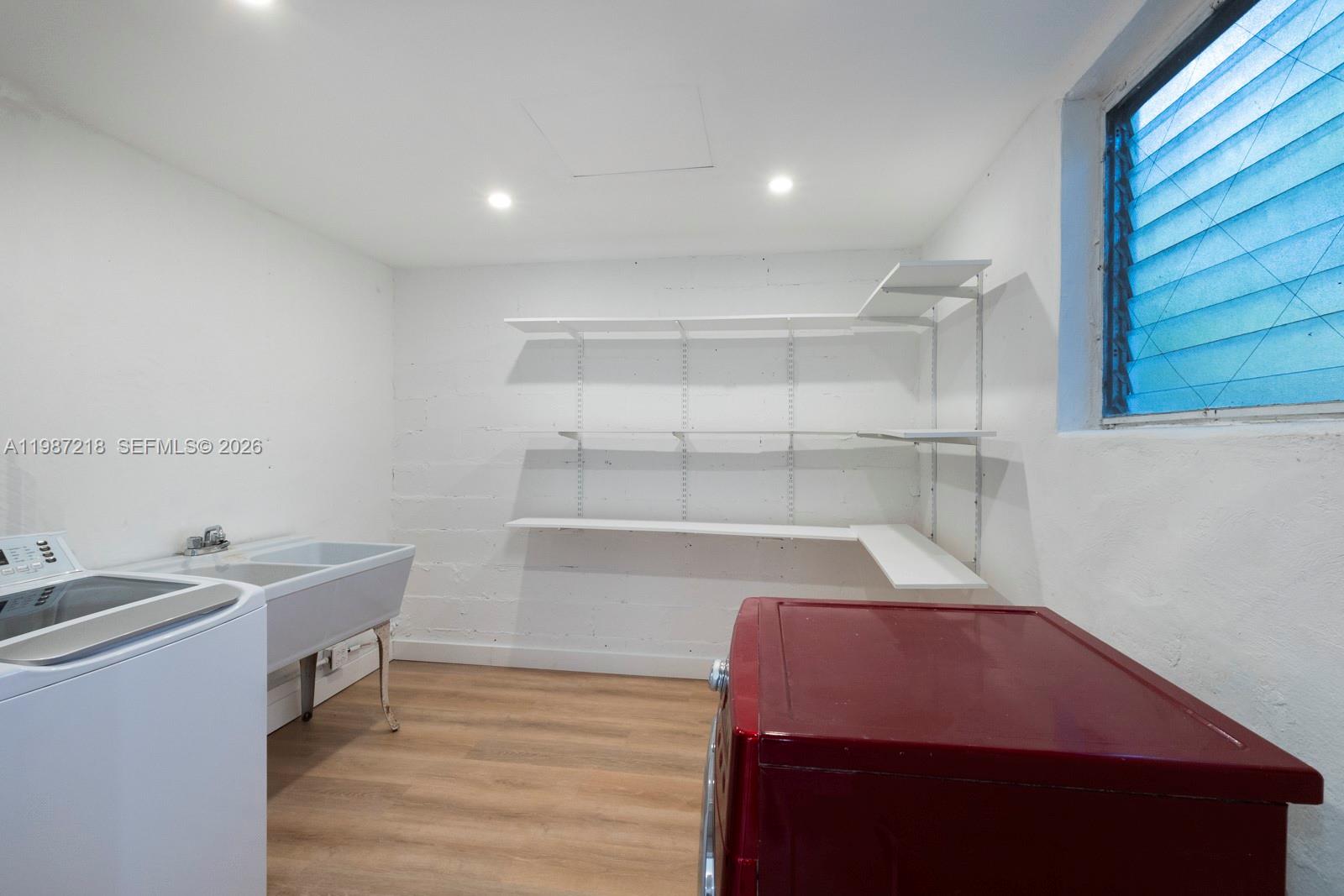 SILVER BLUFF BUSINESS CEN - Residential Lease