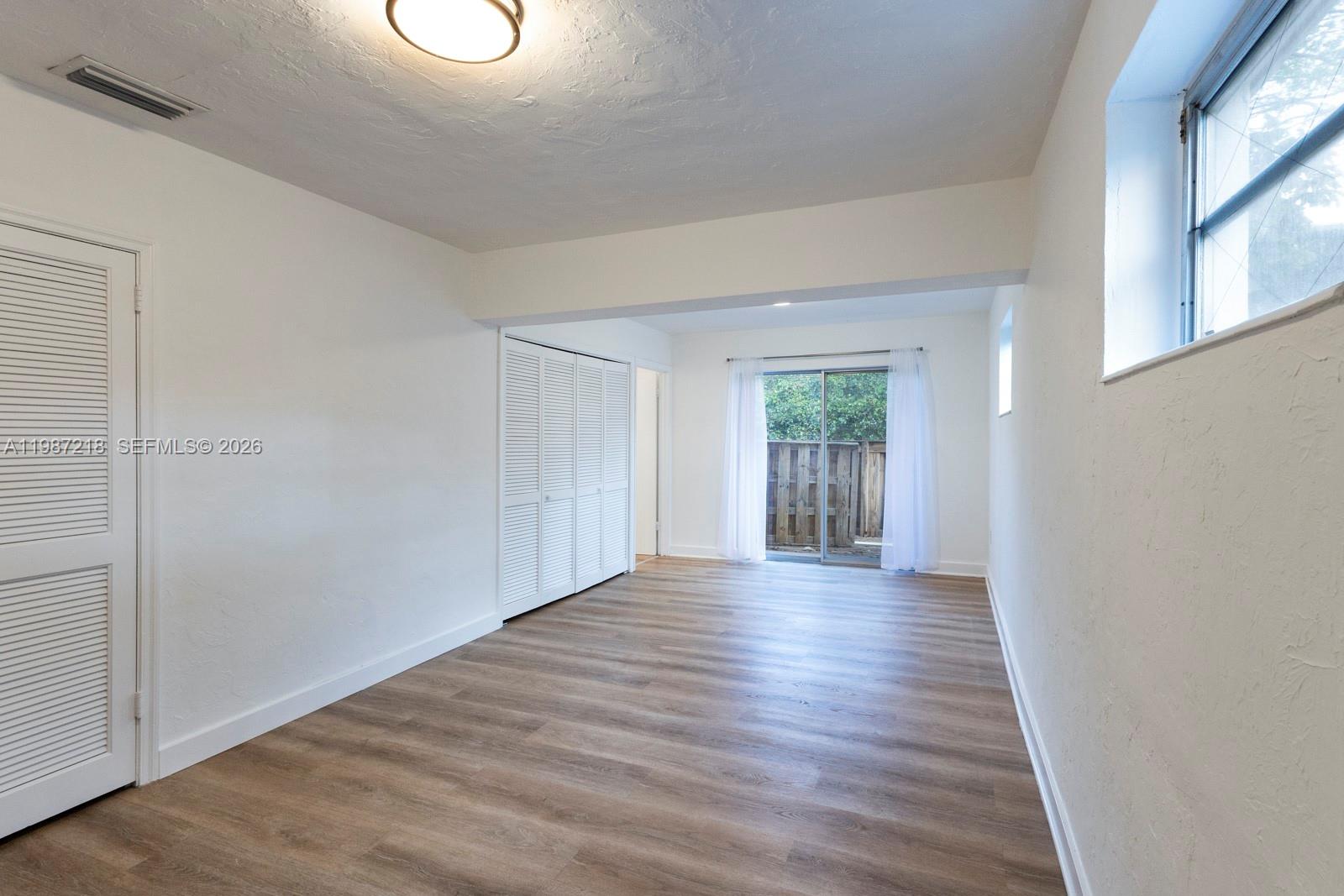 SILVER BLUFF BUSINESS CEN - Residential Lease