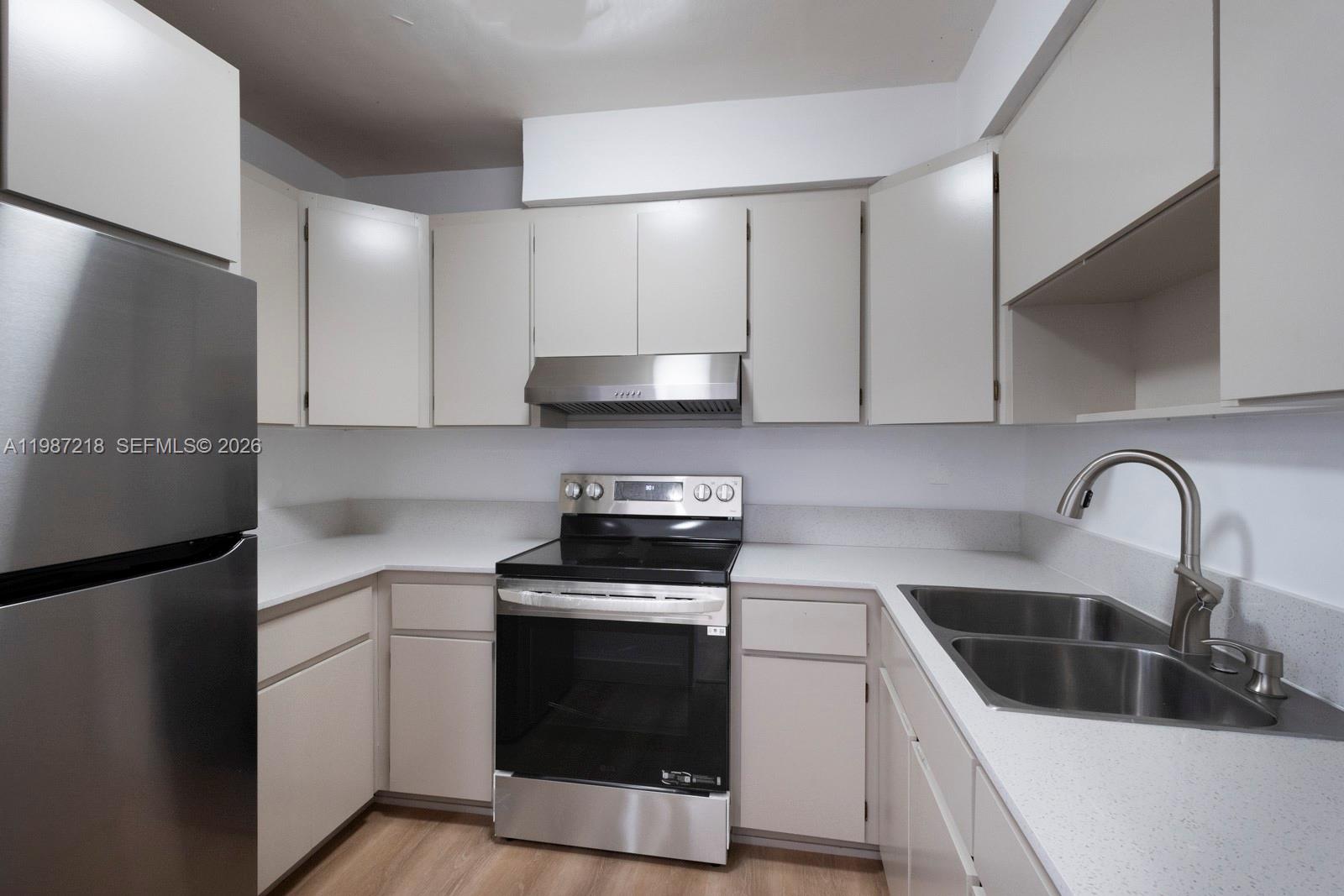 SILVER BLUFF BUSINESS CEN - Residential Lease