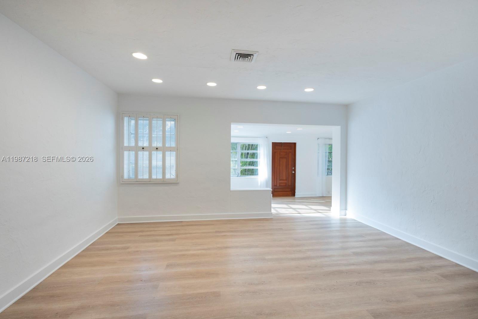 SILVER BLUFF BUSINESS CEN - Residential Lease