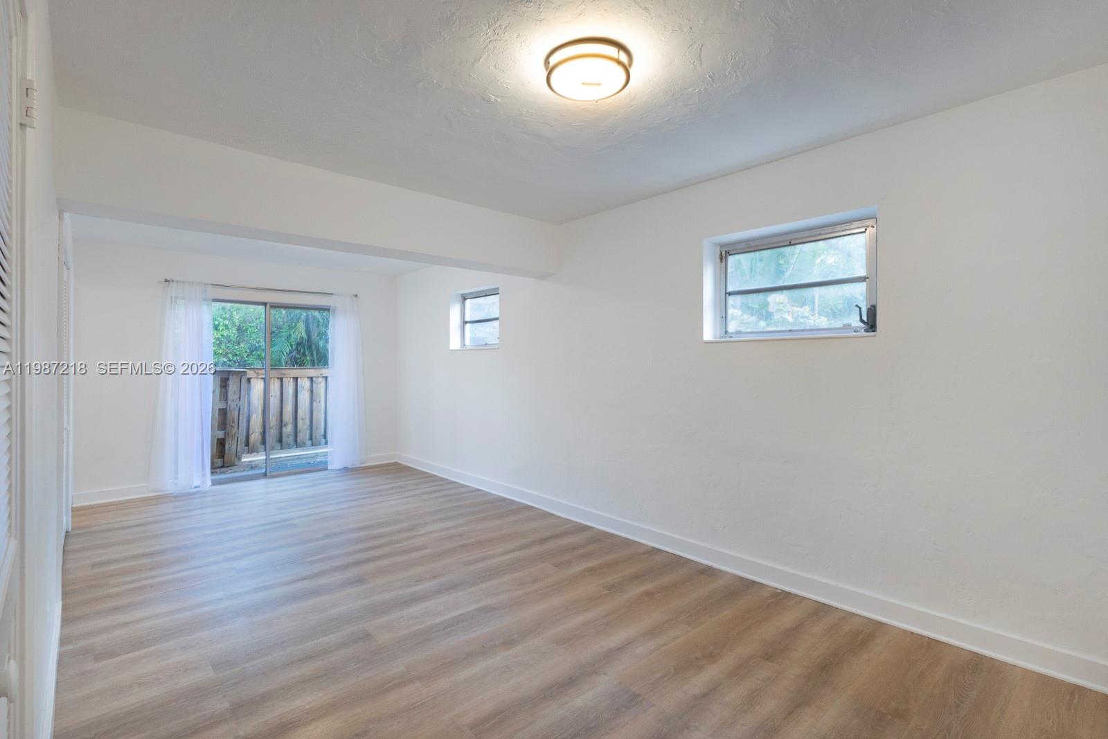 SILVER BLUFF BUSINESS CEN - Residential Lease
