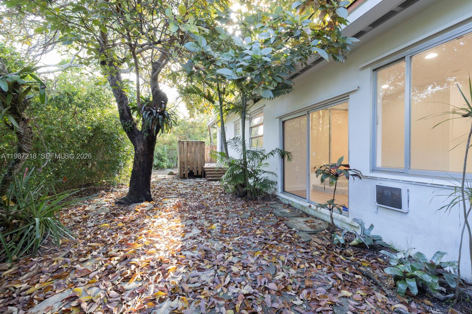 SILVER BLUFF BUSINESS CEN - Residential Lease
