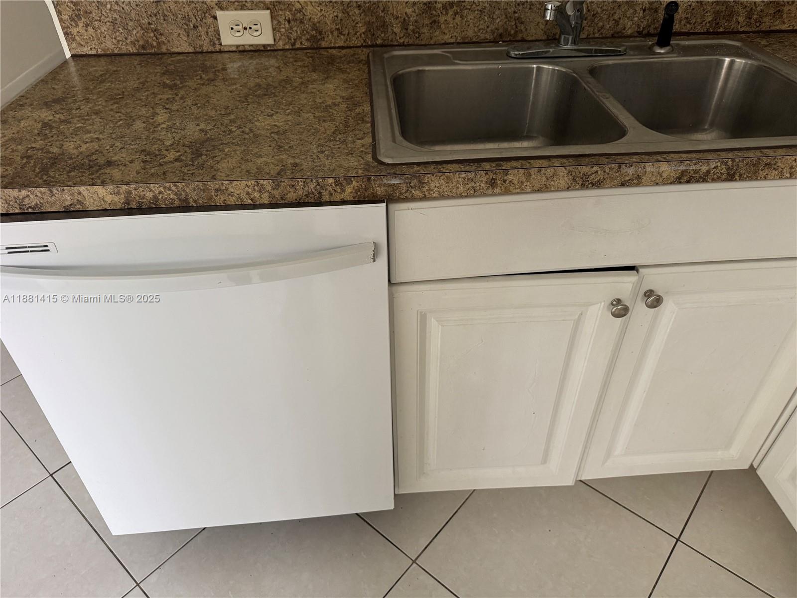 GRAND OASIS CONDO - Residential