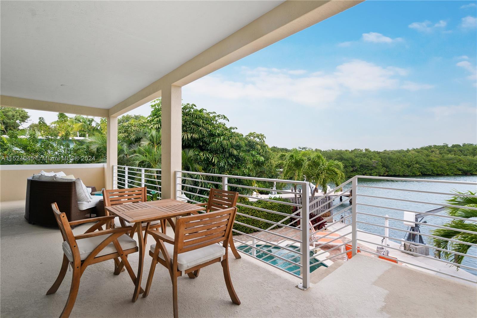 Property for Sale at 148 Riviera Dr, Plantation Key, Miami-Dade County, Florida - Bedrooms: 3 
Bathrooms: 3  - $2,750,000