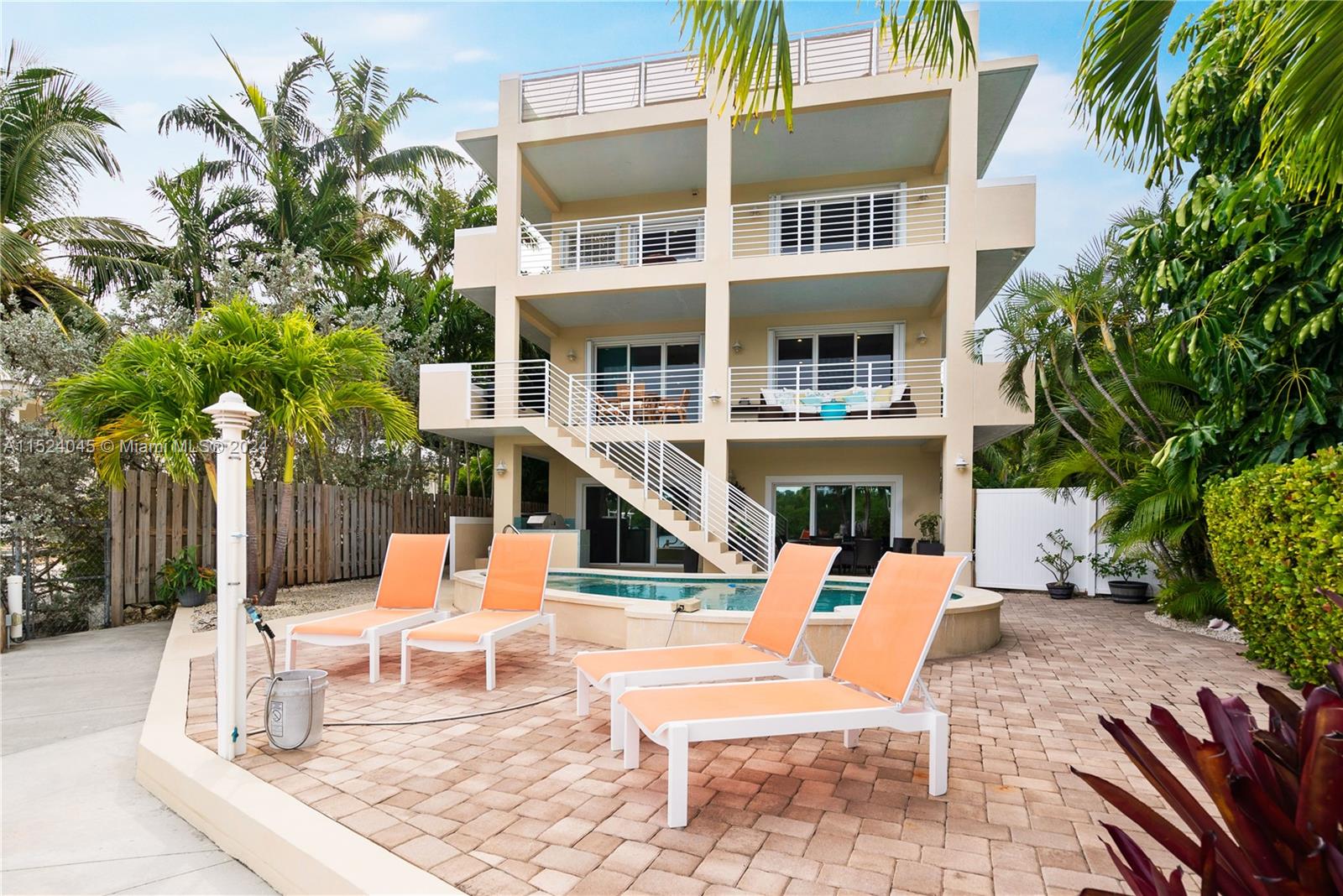 FONTAINE LAKE ESTATES - Residential