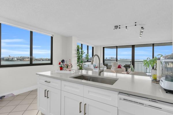 540 Brickell Key Dr 832