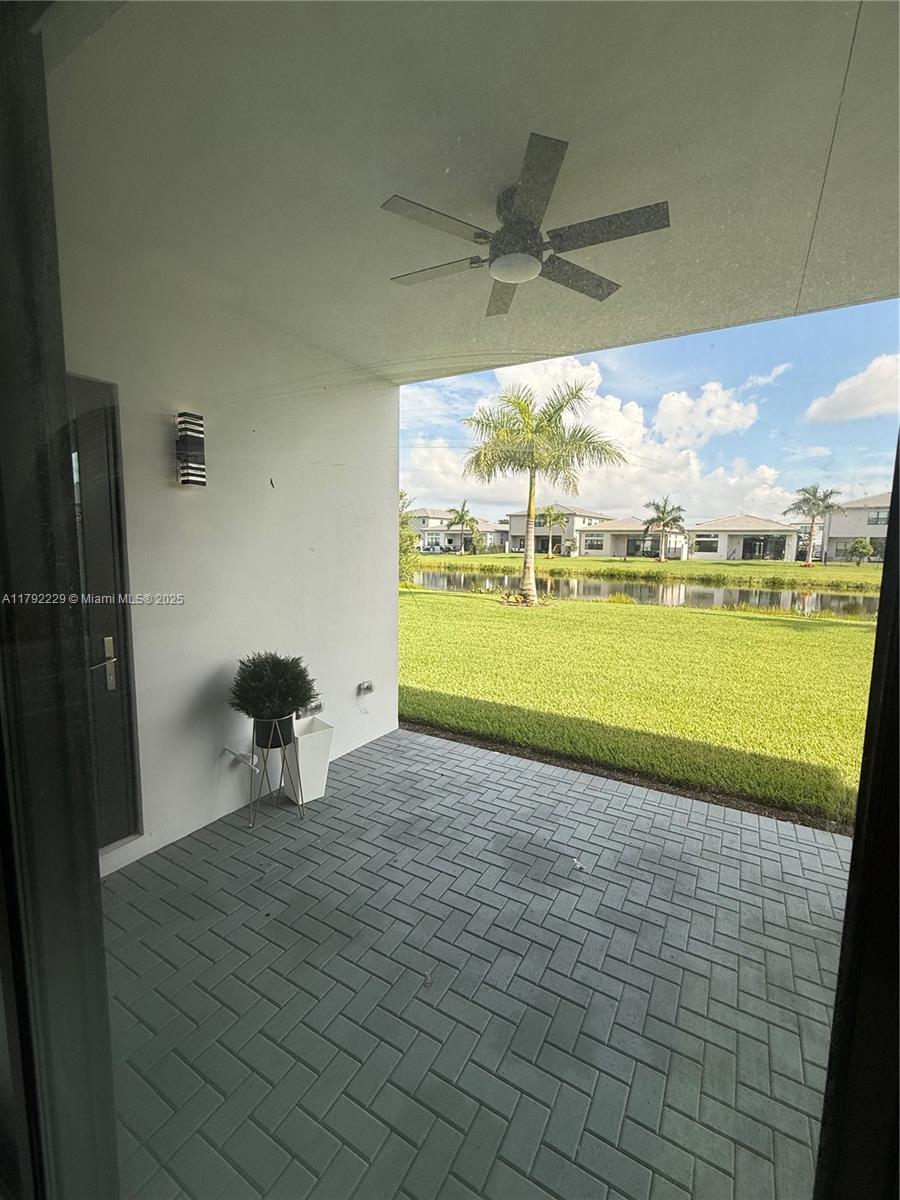 LOTUS PALM - Residential