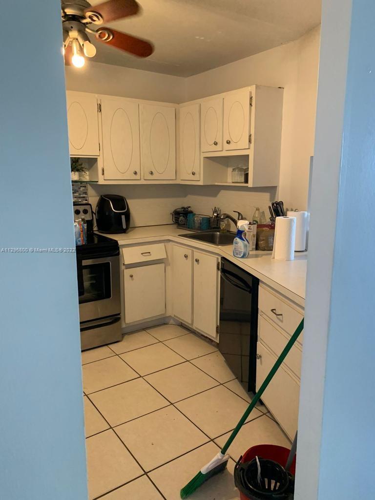 JADE WINDS GROUP - - Residential Lease