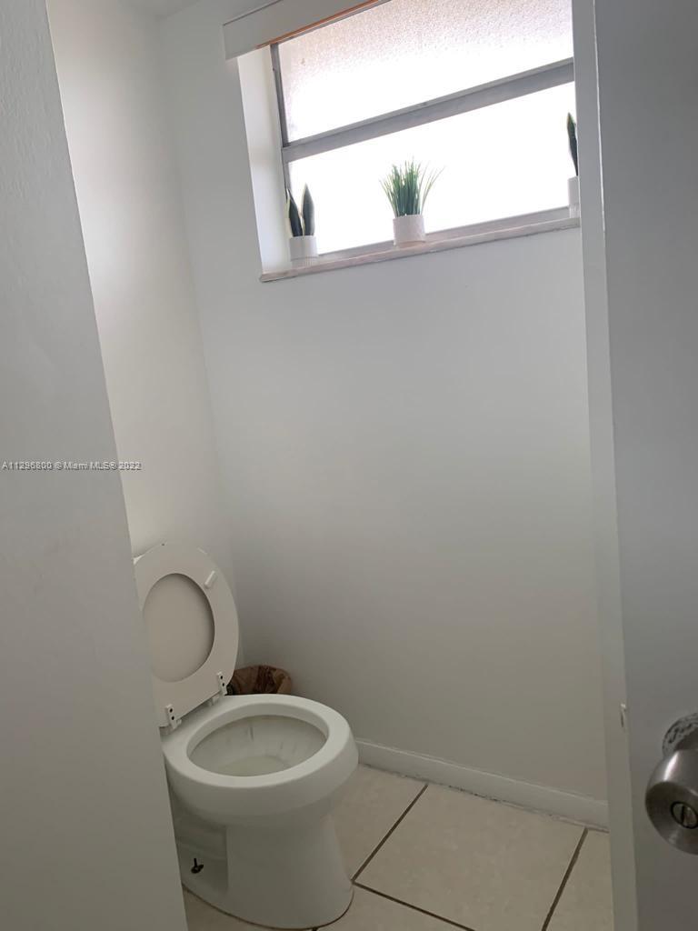 JADE WINDS GROUP - - Residential Lease