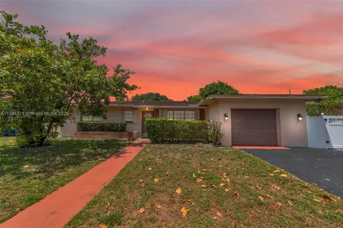 700 NW 76th Ave, Pembroke Pines, FL 33024 - MLS#: A11794371