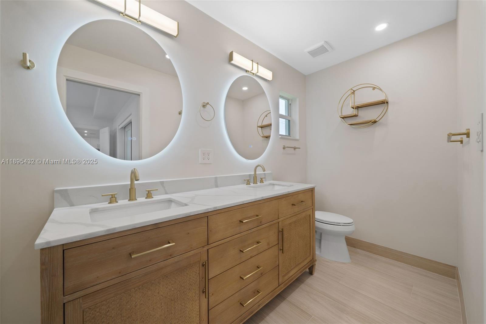 HOLLYWOOD - Residential Lease