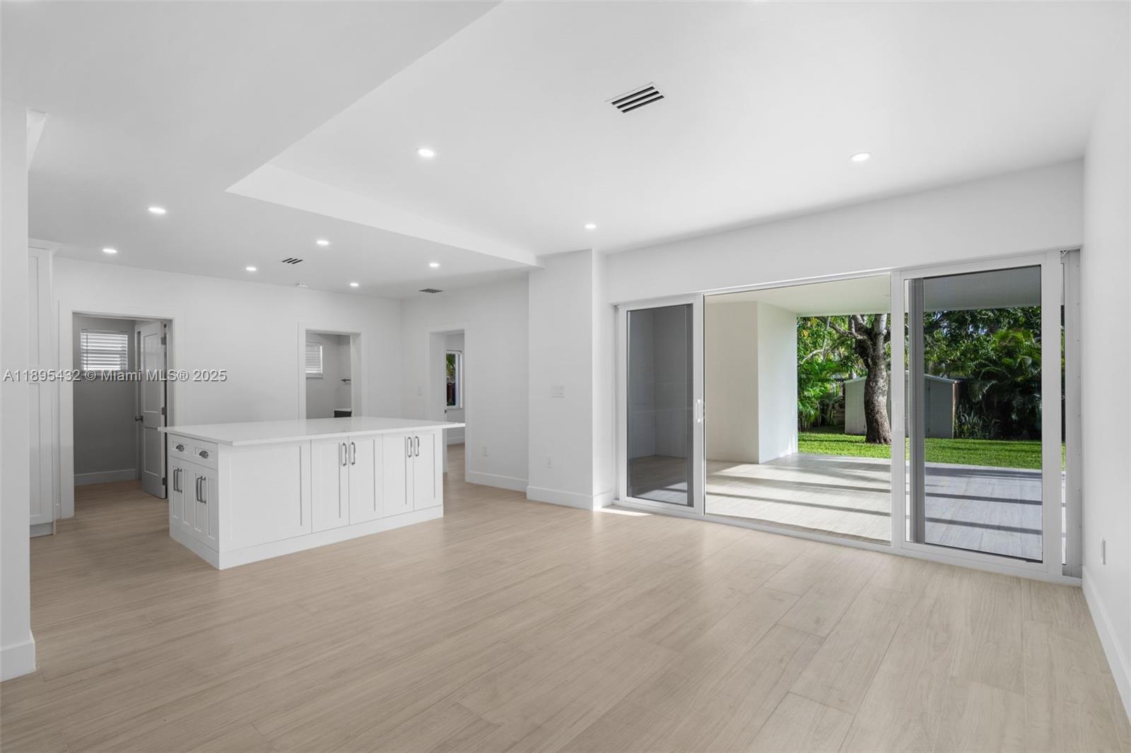 HOLLYWOOD - Residential Lease