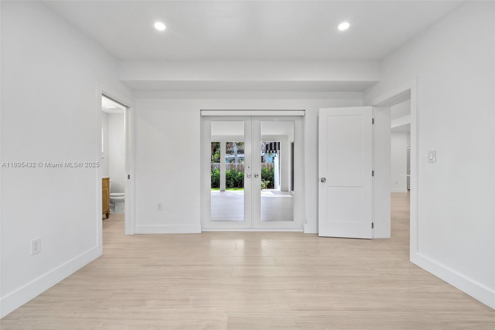 HOLLYWOOD - Residential Lease