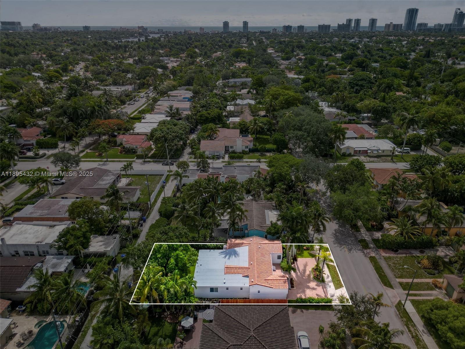 HOLLYWOOD - Residential Lease