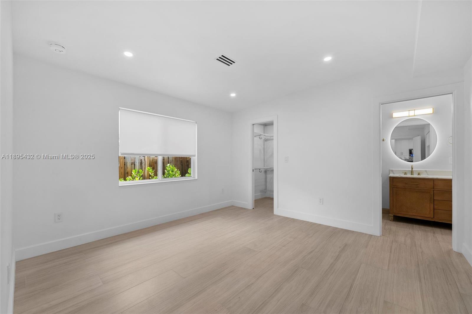 HOLLYWOOD - Residential Lease
