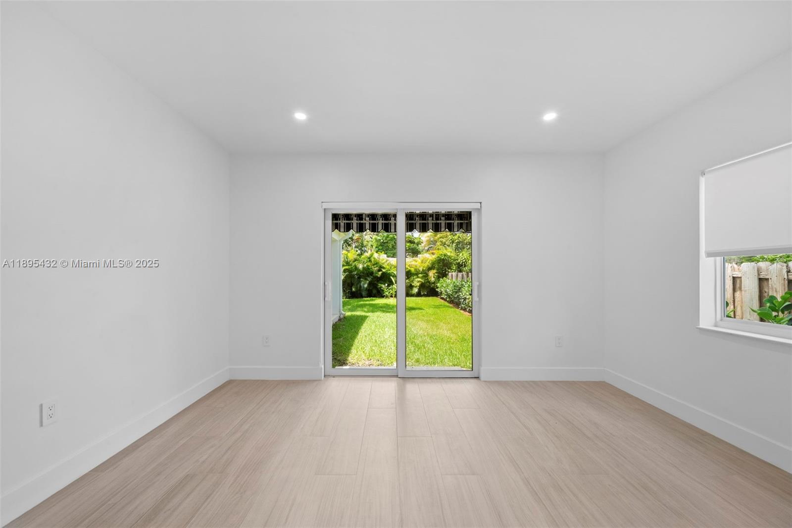 HOLLYWOOD - Residential Lease