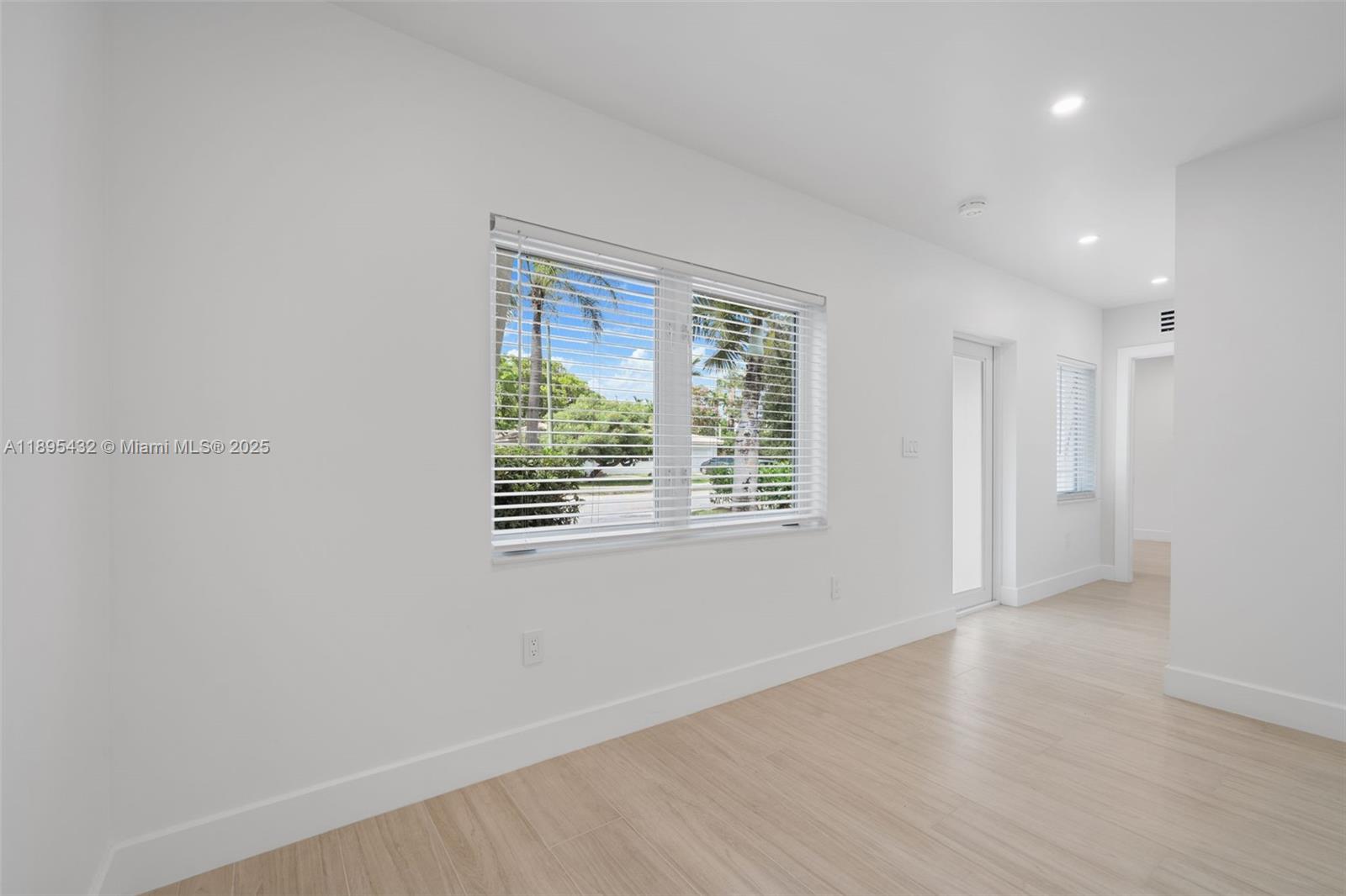 HOLLYWOOD - Residential Lease