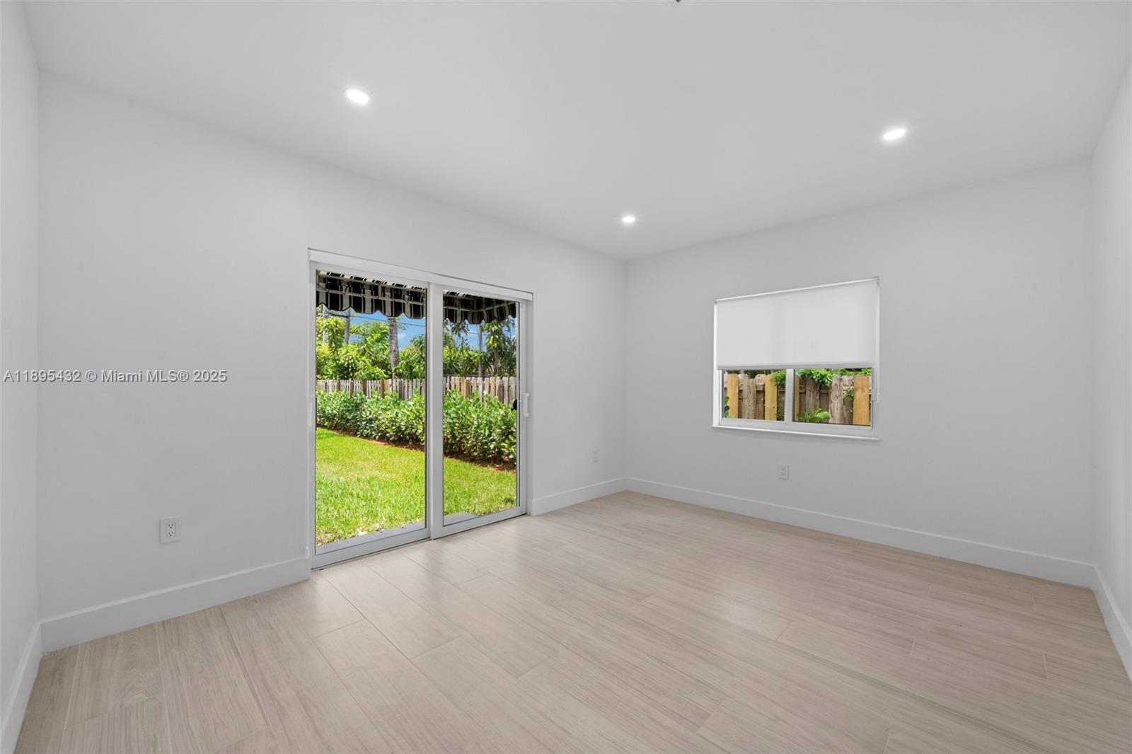 HOLLYWOOD - Residential Lease
