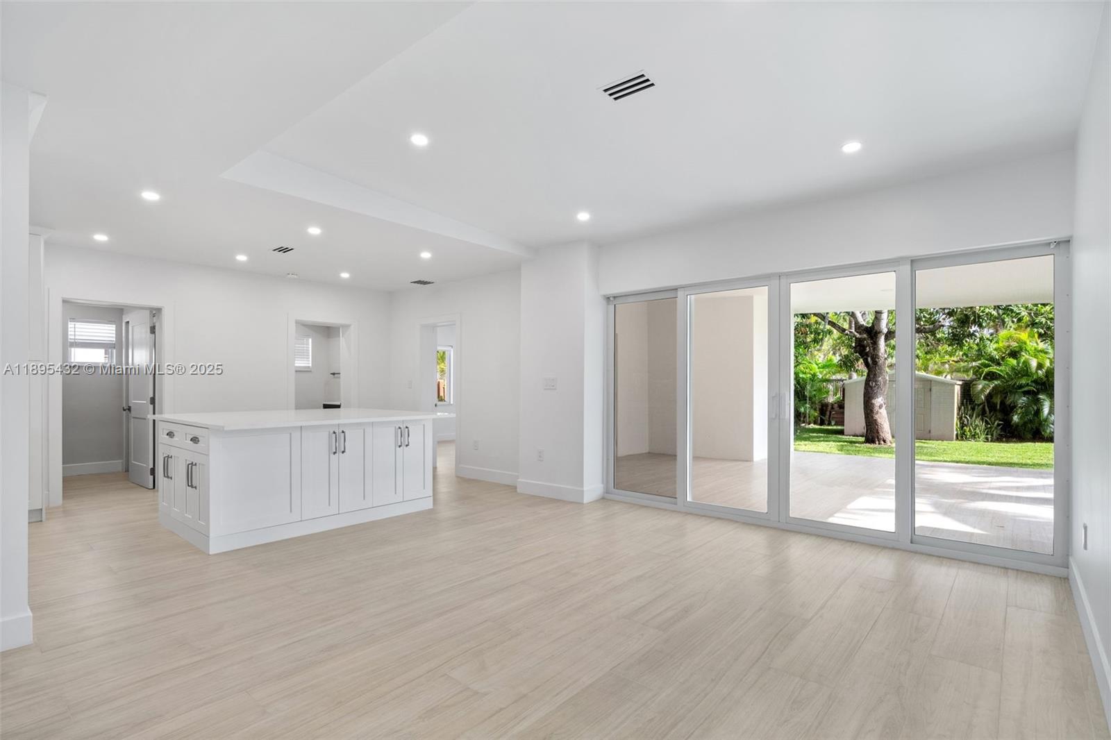 HOLLYWOOD - Residential Lease