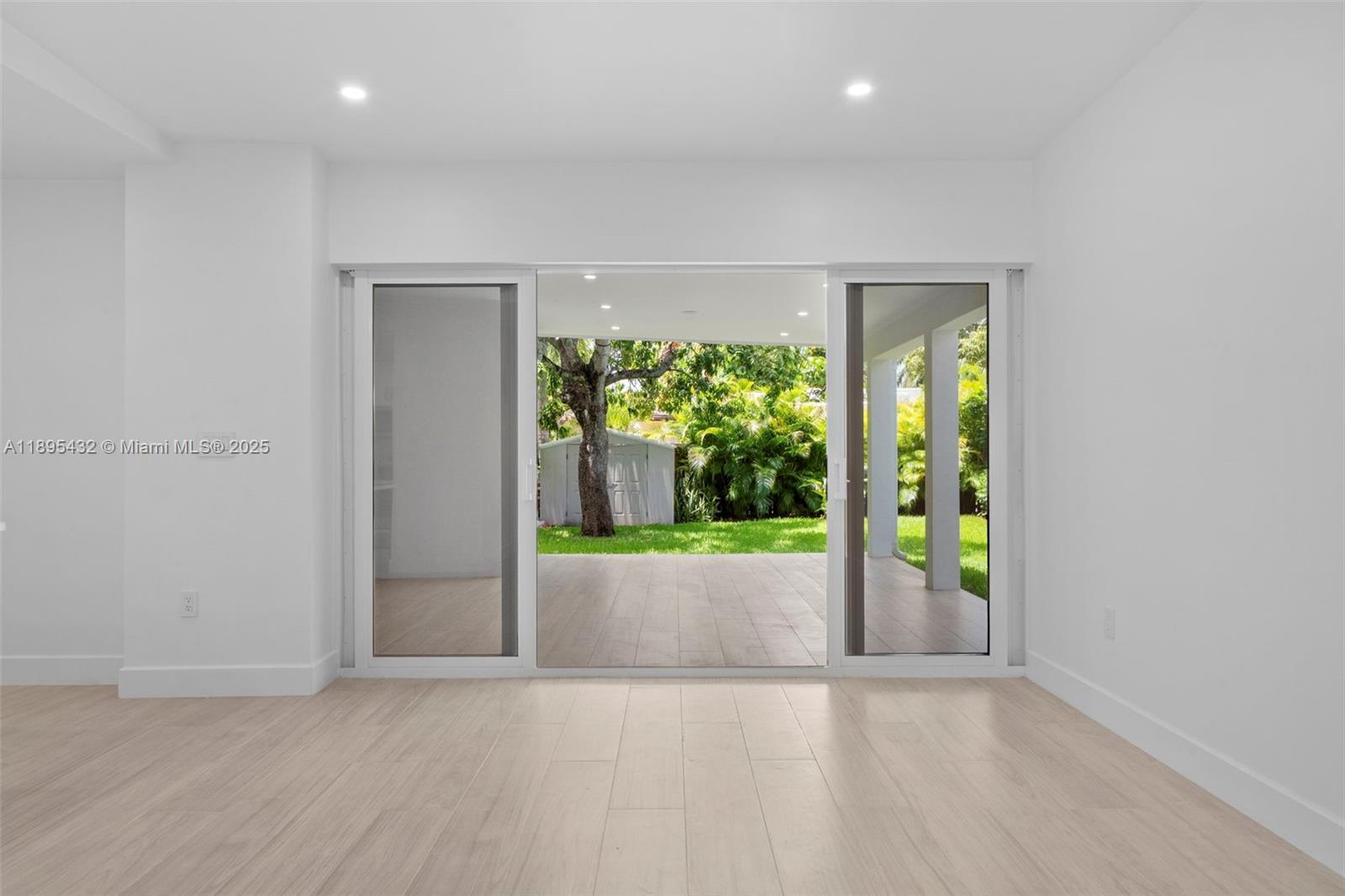 HOLLYWOOD - Residential Lease