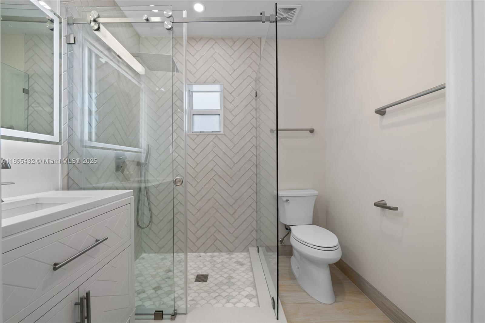 HOLLYWOOD - Residential Lease