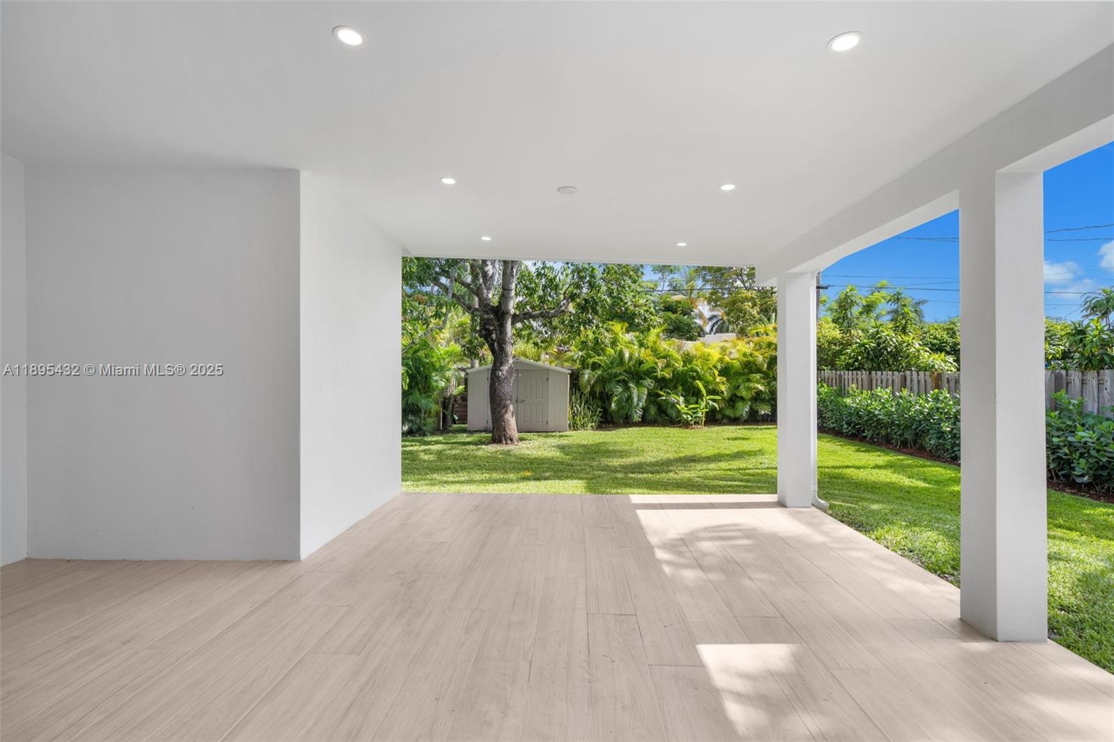 HOLLYWOOD - Residential Lease