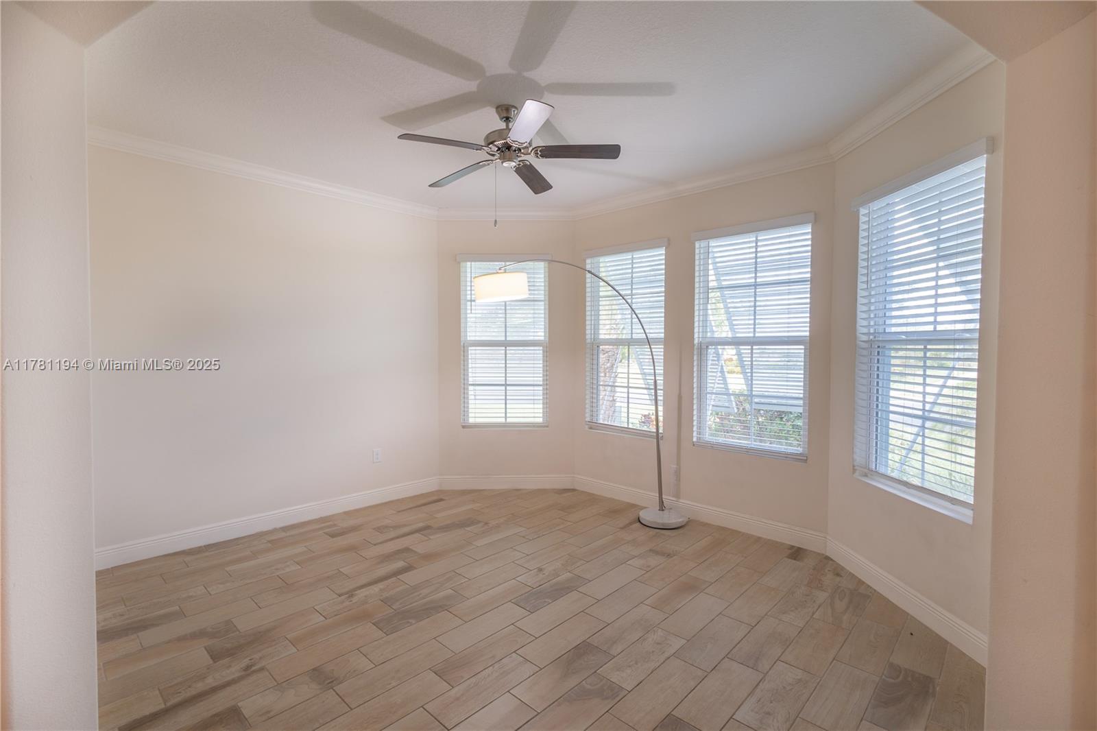 2547 Saint Lucia Cir