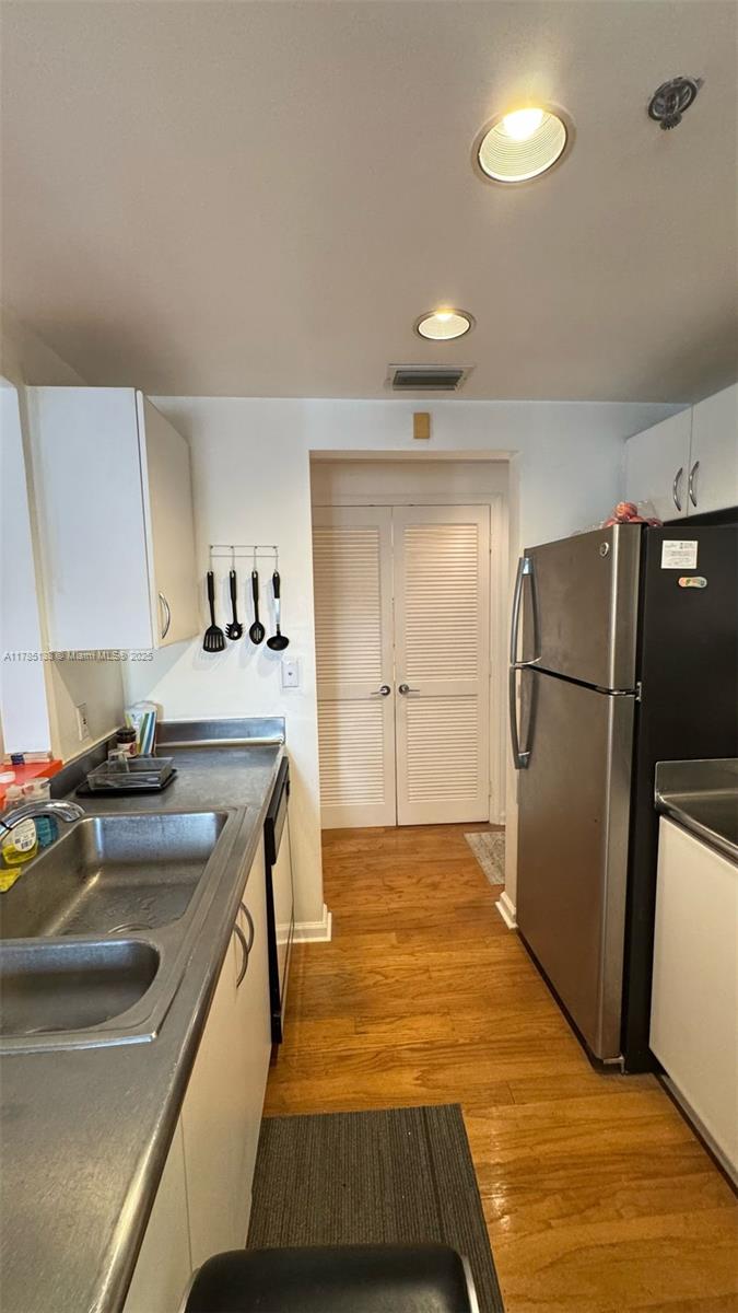 THE LINCOLN CONDO - Residential