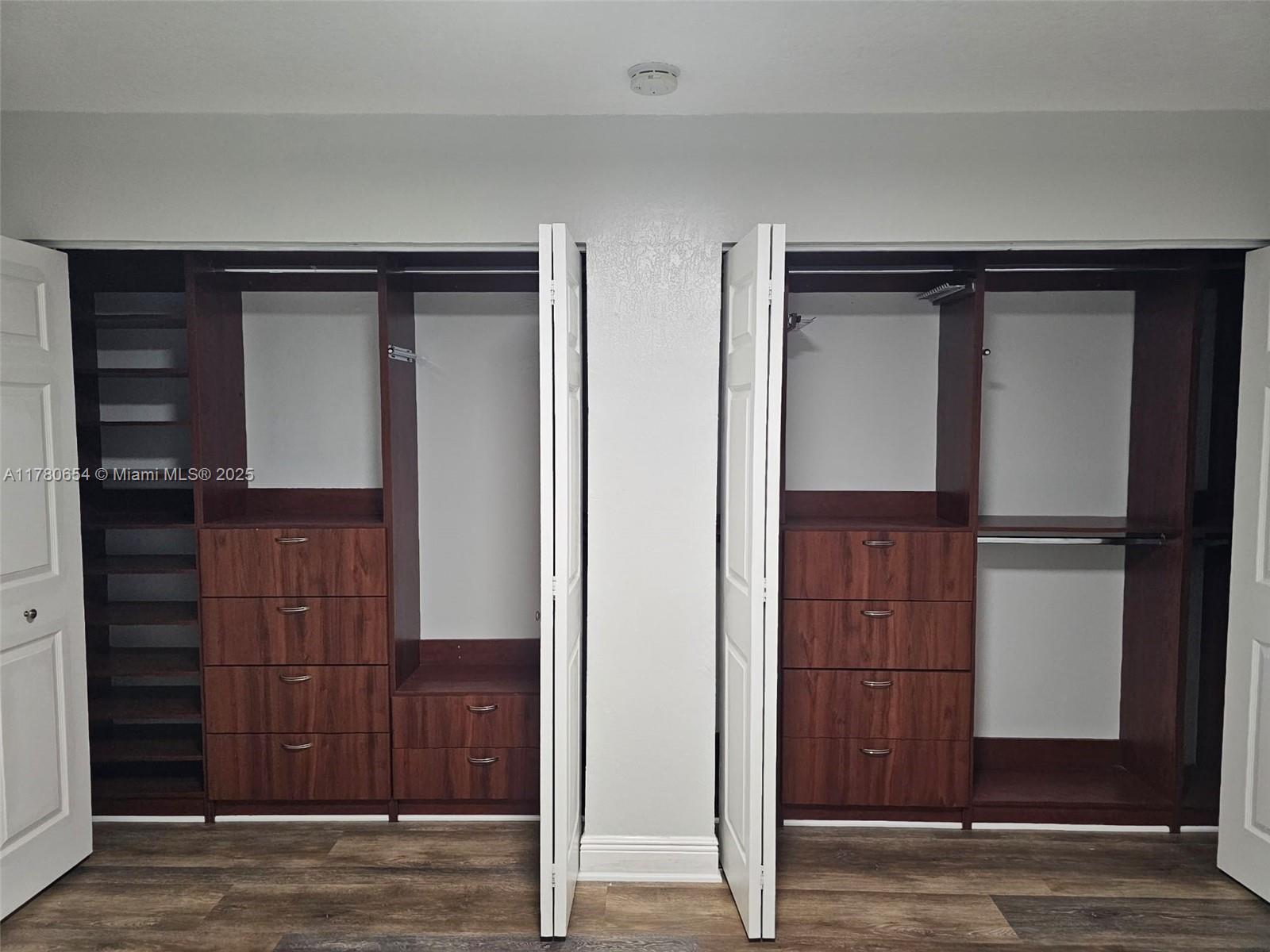 RAMBLEWOOD EAST CONDO - Residential