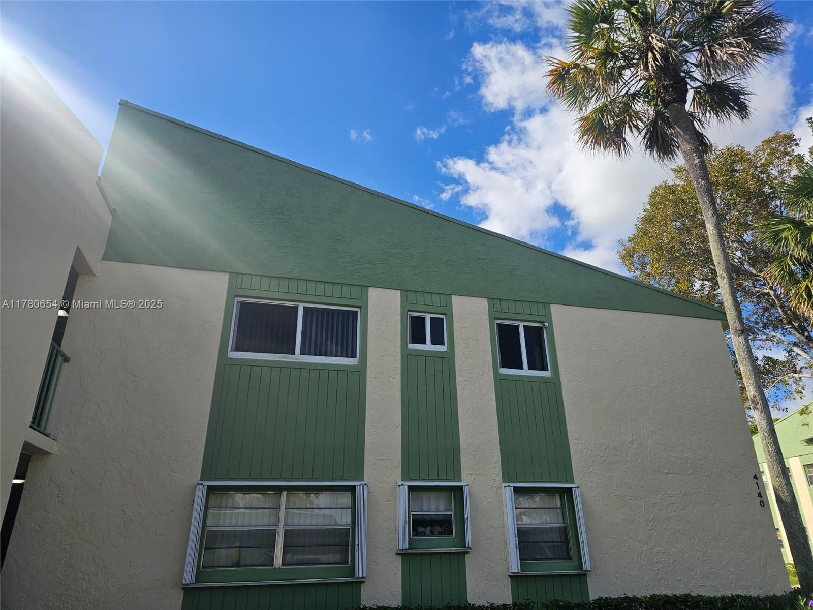 Property for Sale at 4140 Nw 90th Ave 202, Coral Springs, Broward County, Florida - Bedrooms: 2 
Bathrooms: 1  - $180,000