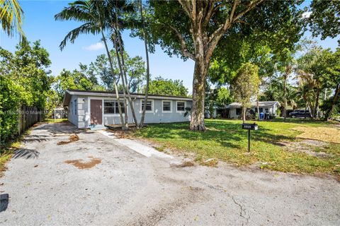Single Family Residence in Fort Lauderdale FL 1280 28th Ave Ave.jpg