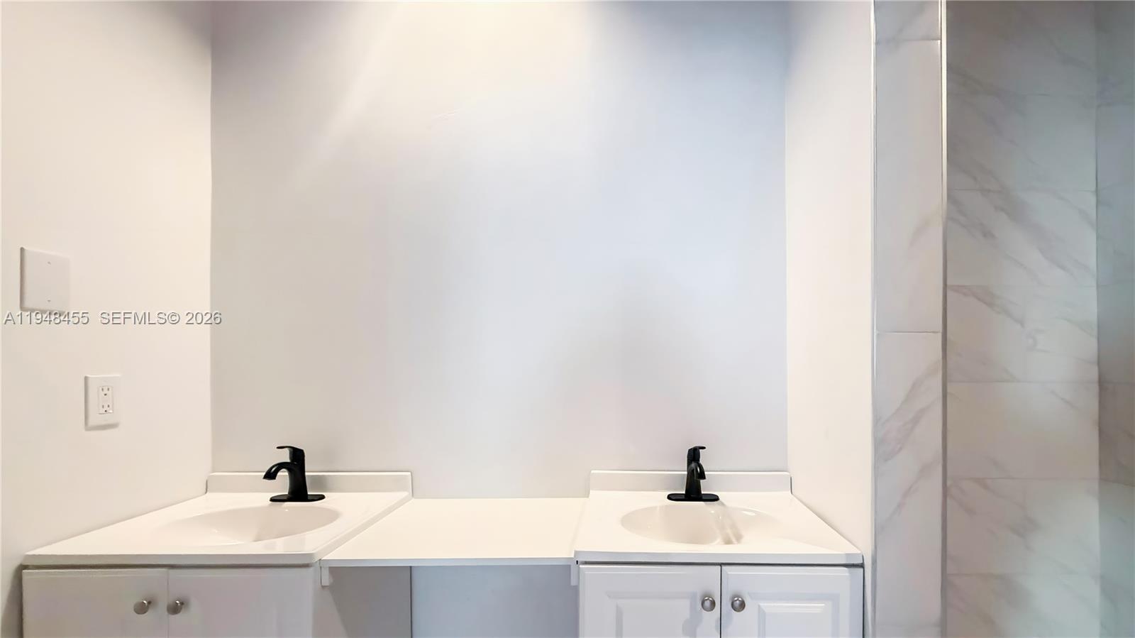 MEADOW WOOD MANOR SEC I - Residential