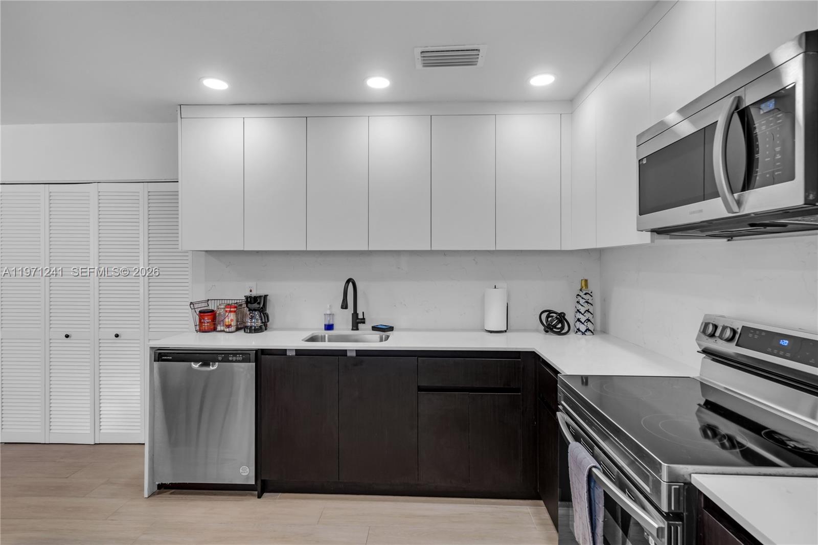 SANTA CLARA SUB - Residential Income