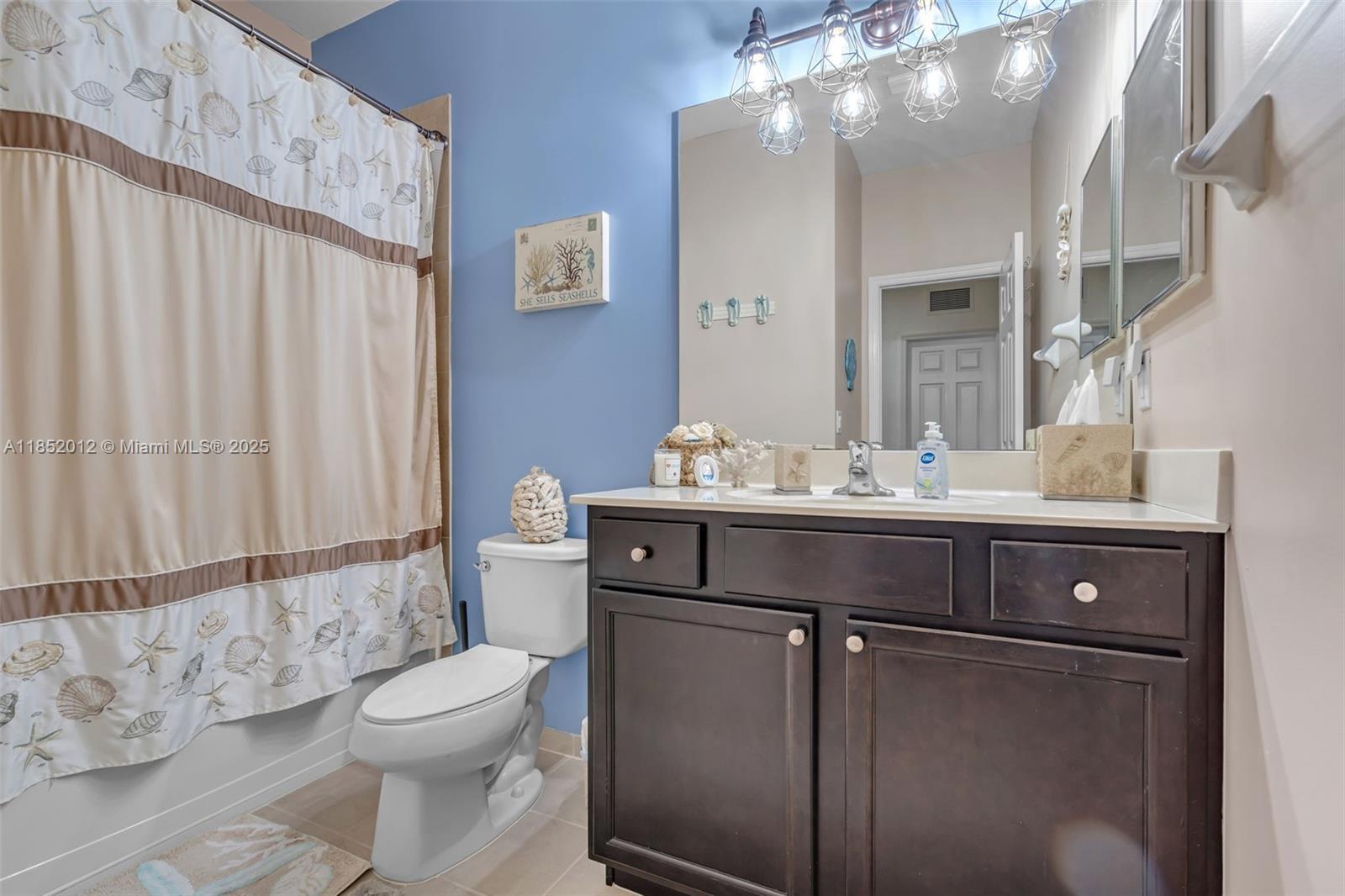 KENDALL COMMONS RESIDENTI - Residential